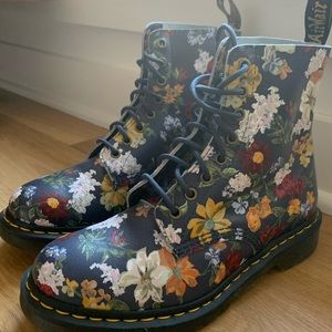 Lightly used floral doc martens/ size 10